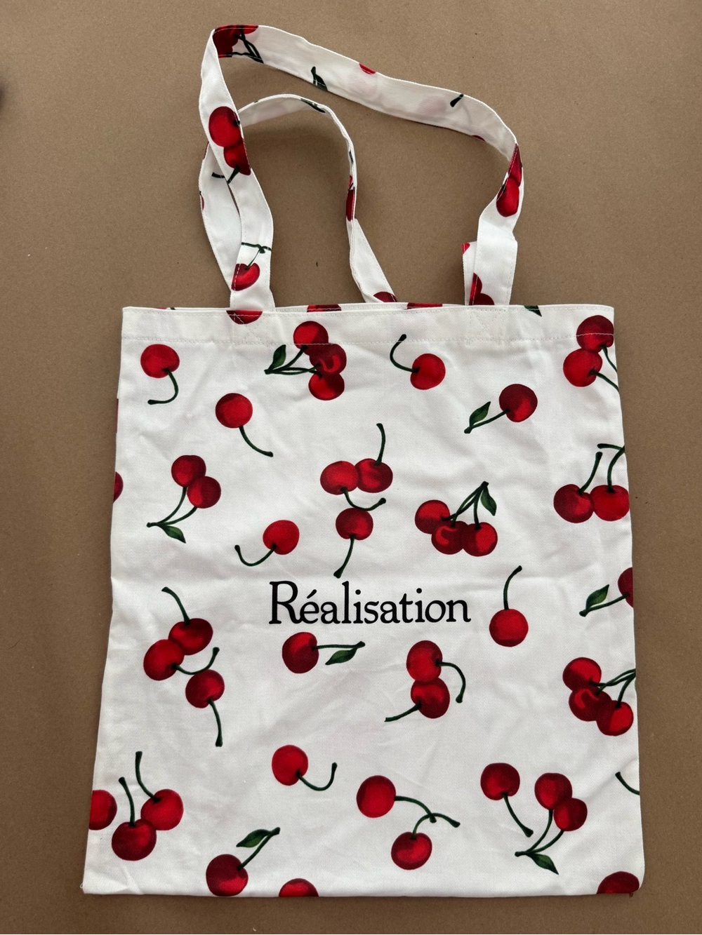Réalisation Par White Cherry-Print Tote - Picture 2 of 2